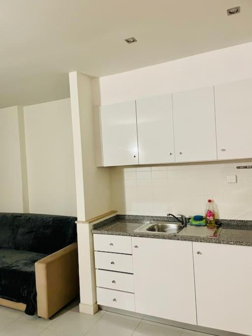 Newly Refurbished 2 Bed Appt ヴィラモウラ エクステリア 写真