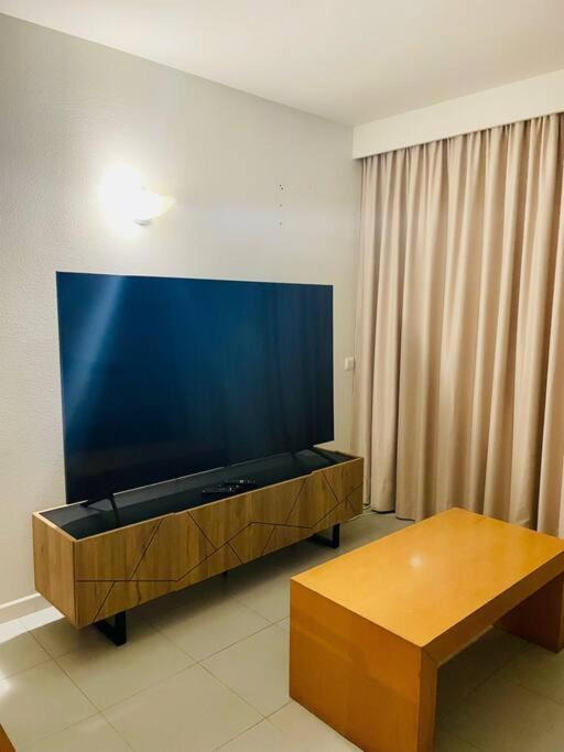 Newly Refurbished 2 Bed Appt ヴィラモウラ エクステリア 写真